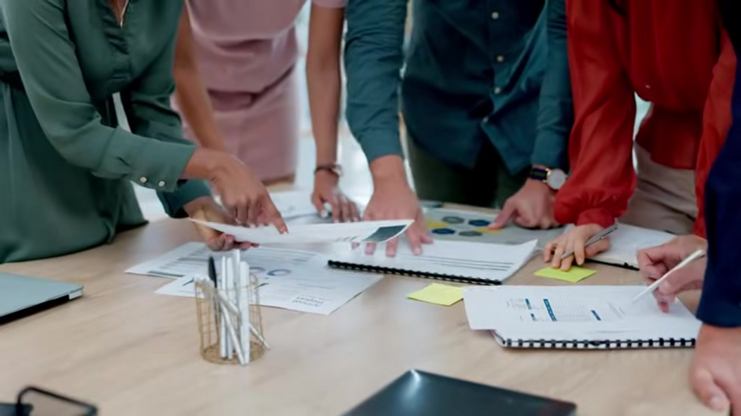 Сравнение уникальных функций Olip, показывающее преимущества интеграции и автоматизации