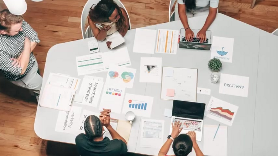Benefits of starting lead generation business showing flexibility and scalability