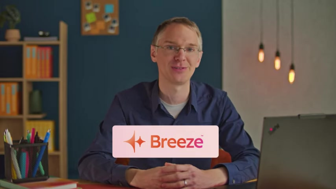 HubSpot Breeze AI 界面显示三个主要组件:Copilot、Agents 和 Intelligence