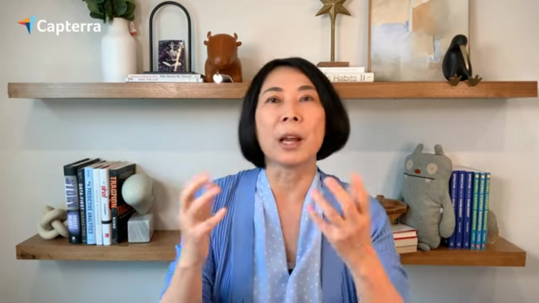 AI营销角色可视化显示文案编写、设计和分析功能