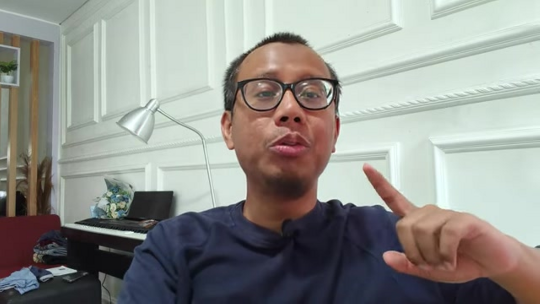 Визуальное резюме рабочего процесса создания СОП с использованием ИИ, показывающее четыре ключевых этапа от записи до финальной документации