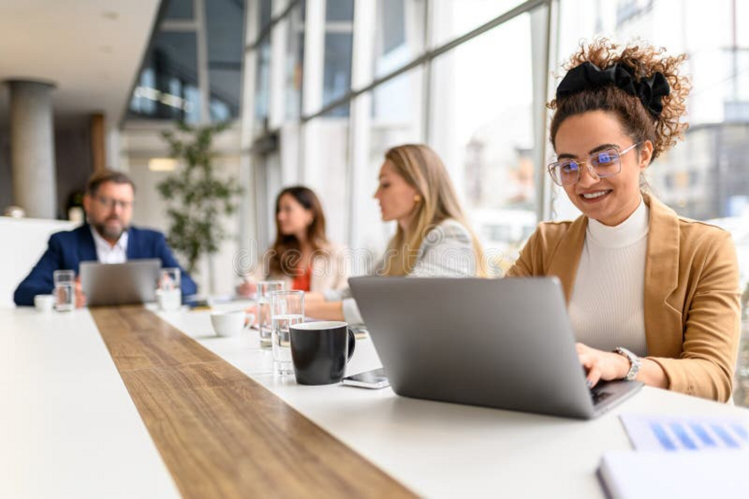 Résumé visuel comparant les fonctionnalités de HelloSign et SignNow